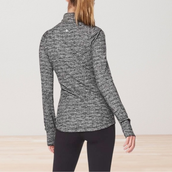 Lululemon Extra Mile 1/2 Zip - Picture 2 of 9